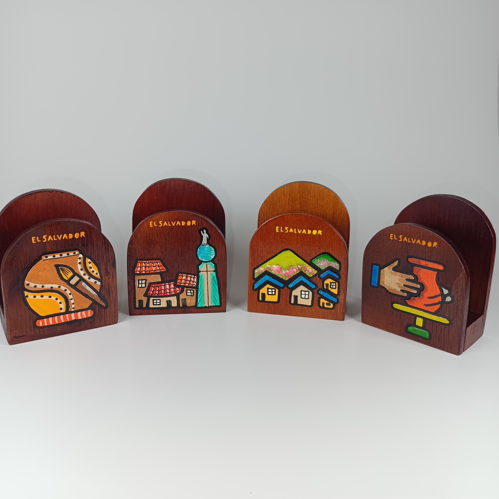 Servilletero de madera decorado diseños tipicos